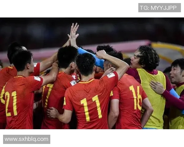 中国队在十二强赛对决卡塔尔全力争胜展现团队精神与战斗意志